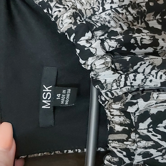 Dress - Picture 3 of 5